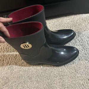 Tommy Hilfiger Black and Red Winter Boots